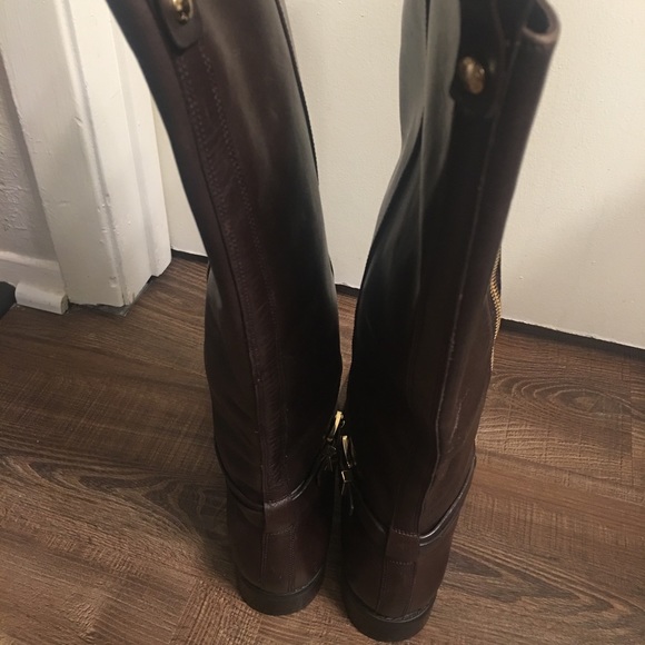 Boots - Picture 4 of 4